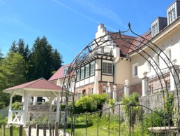 Rosenbogen Haus Hubertus Spessart Hochzeit feiern