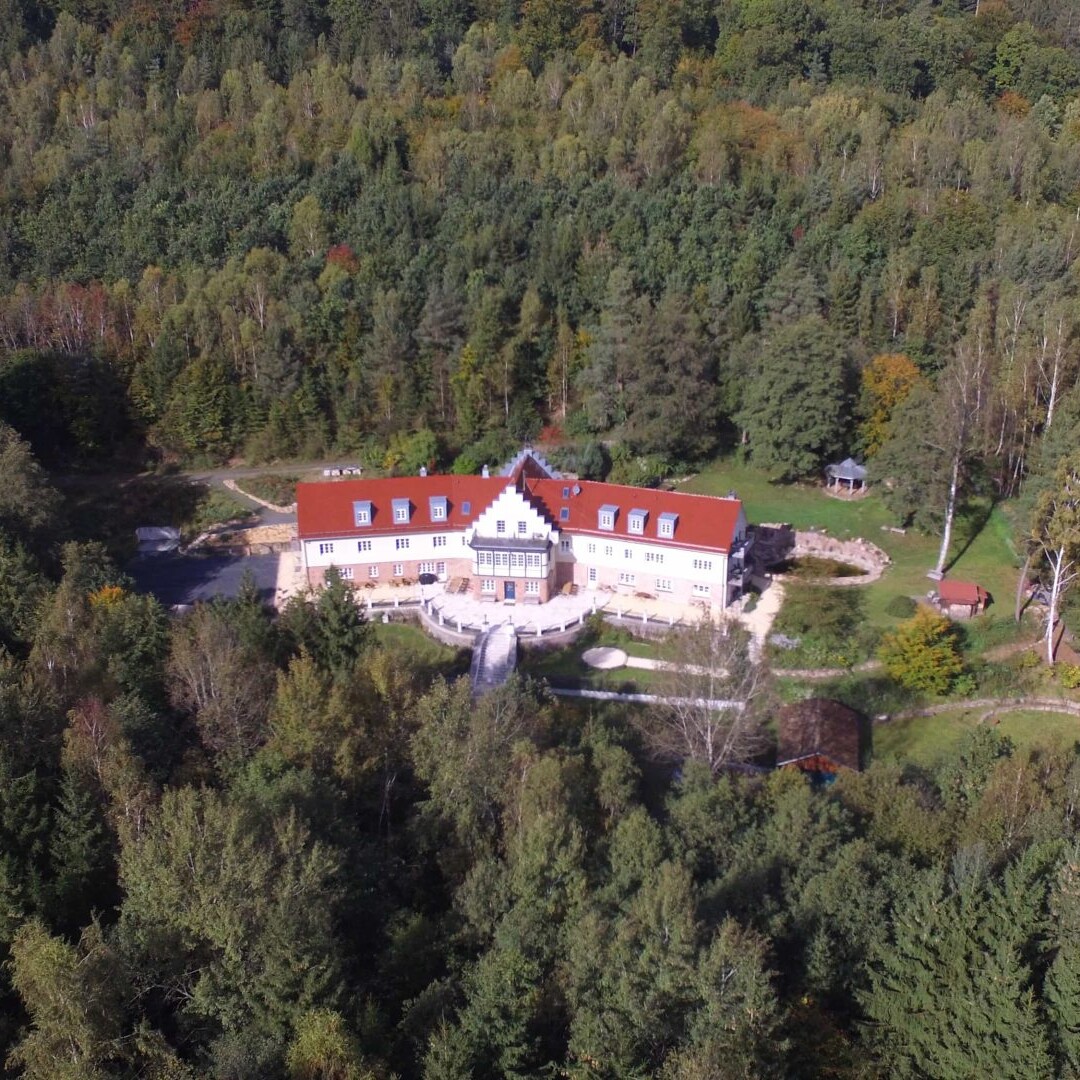 Haus Hubertus, Biebergemünd, Seminarhaus, Workshops, Hochzeit, Geburtstagsfeier, Familienfeiern, Trauerfeier, ERholung, Hochzeit, Hochzeit feiern, hochzeit location, Main Kinzig Kreis, Hochzeit Gelnhausen, Firmenfeiern, Firmenfeier, preis, Tagungspauschale, Seminarhaus,