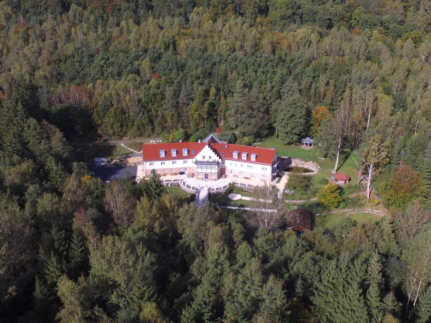 Haus Hubertus, Biebergemünd, Seminarhaus, Workshops, Hochzeit, Geburtstagsfeier, Familienfeiern, Trauerfeier, ERholung, Hochzeit, Hochzeit feiern, hochzeit location, Main Kinzig Kreis, Hochzeit Gelnhausen, Firmenfeiern, Firmenfeier, preis, Tagungspauschale, Seminarhaus,