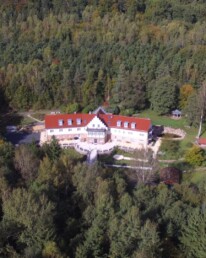 Haus Hubertus, Biebergemünd, Seminarhaus, Workshops, Hochzeit, Geburtstagsfeier, Familienfeiern, Trauerfeier, ERholung, Hochzeit, Hochzeit feiern, hochzeit location, Main Kinzig Kreis, Hochzeit Gelnhausen, Firmenfeiern, Firmenfeier, preis, Tagungspauschale, Seminarhaus,