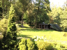 Haus Hubertus, Spessart, Gelnhausen, Linsengericht, Pavillon und Feuerstelle mit Tarp im Sommer, Seminar, Workshop, Tagung,